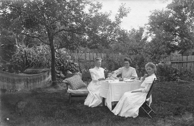 Afternoon Tea at Rose Hill: Mourning Customs of the 1860s